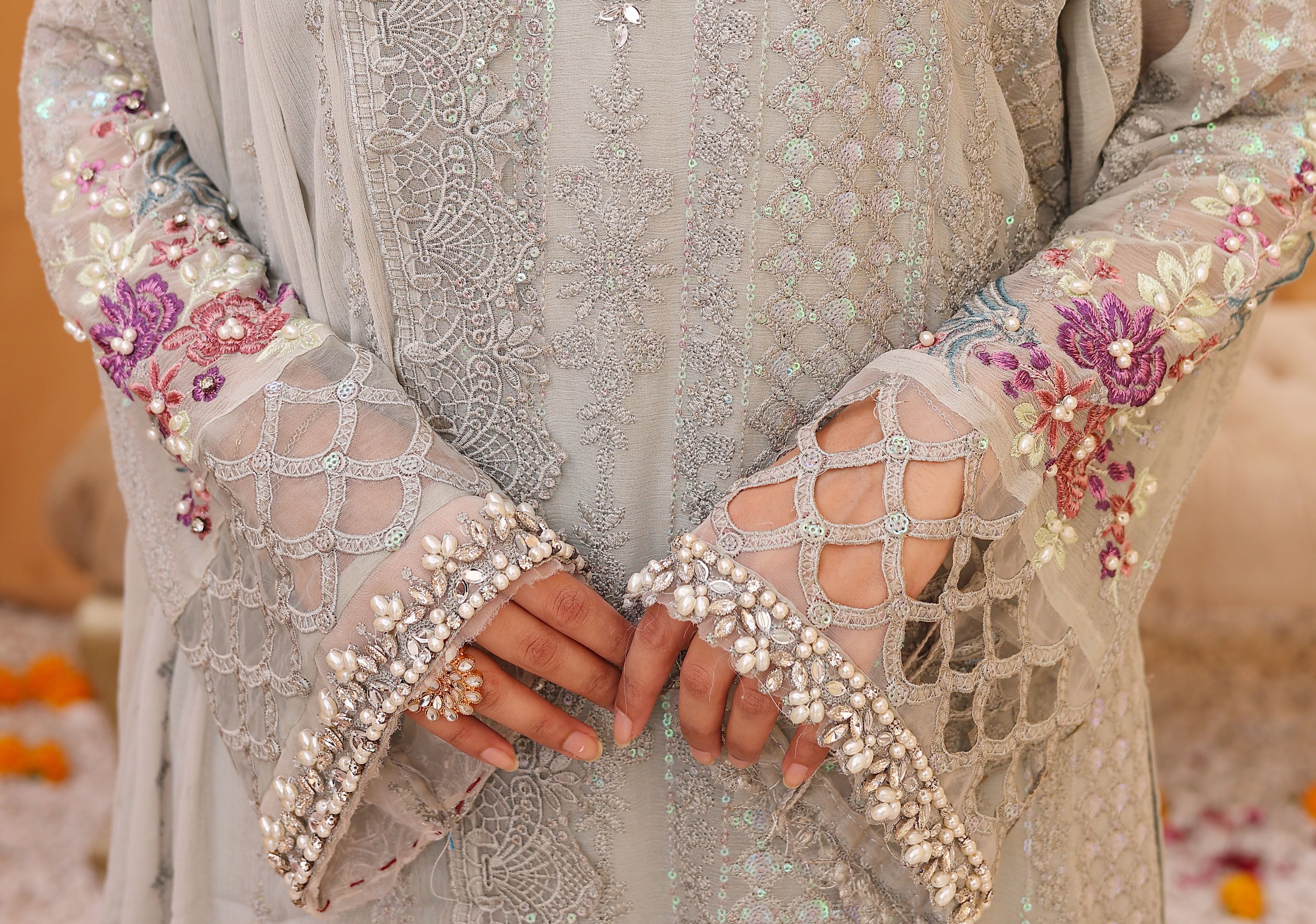 RAYA 1